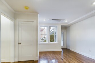 3 Morton Pl, Unit 1 in Boston, MA - Building Photo - Building Photo