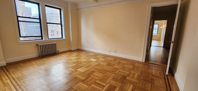 property at 115 E 92nd St