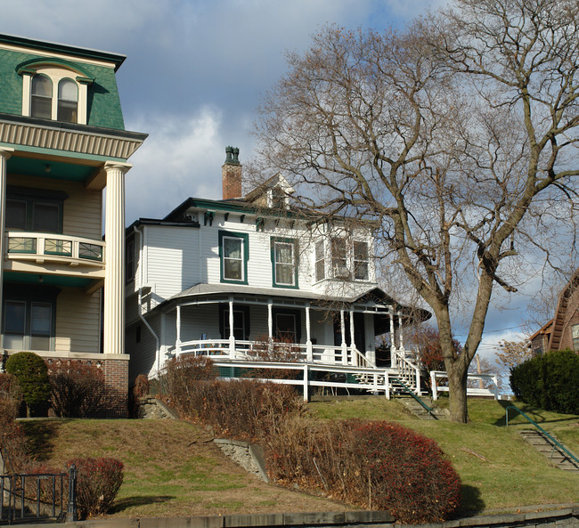 236 Saratoga St in Cohoes, NY - Building Photo - Building Photo