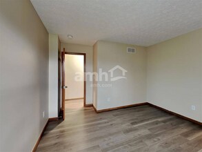 555 Allis Pl E in Reynoldsburg, OH - Building Photo - Building Photo