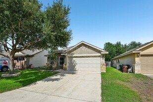 2718 Just My Style in San Antonio, TX - Building Photo