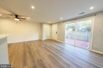 9377 Chadburn Pl in Gaithersburg, MD - Building Photo - Building Photo