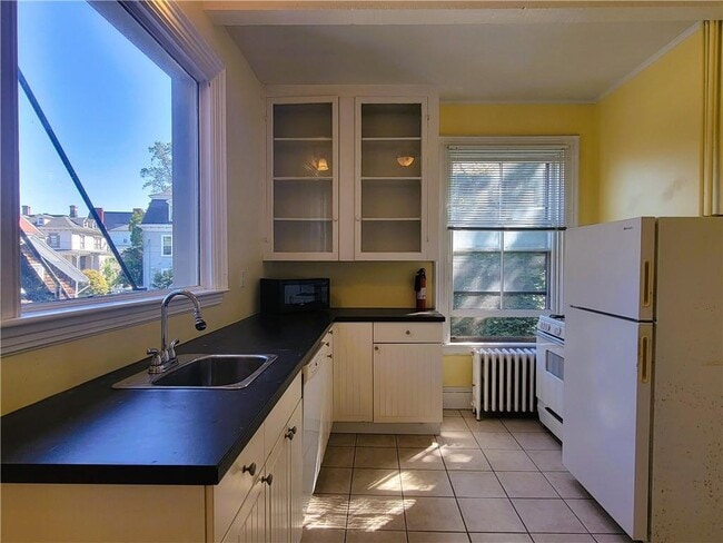 106 Touro St in Newport, RI - Building Photo - Building Photo