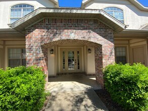 2670 N Valencia Ave in Fayetteville, AR - Building Photo - Building Photo