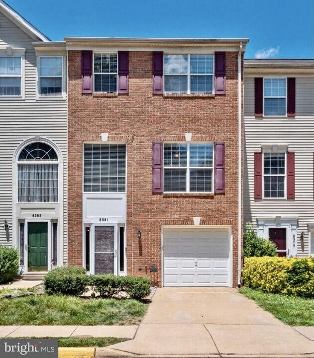 8381 Jovin Cir in Springfield, VA - Building Photo