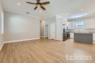 7703 N Huntley Ave in Tampa, FL - Foto de edificio - Building Photo