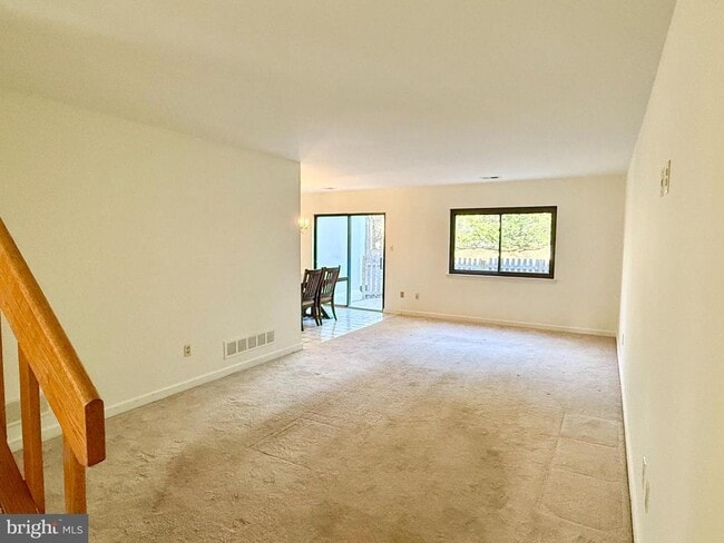 property at 71 Oak Knoll Dr