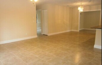 718 SW Alton Cir in Port St. Lucie, FL - Building Photo - Building Photo