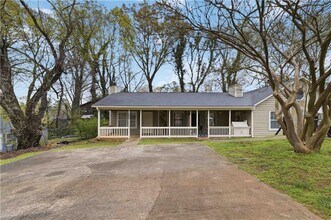 442 Booth Cir SW in Marietta, GA - Building Photo - Building Photo