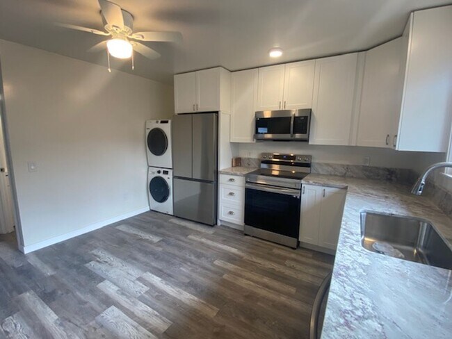 8320 Fresno Ave-Unit -8322 in La Mesa, CA - Foto de edificio - Building Photo