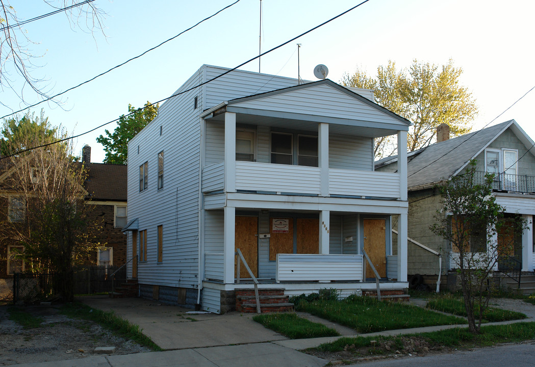 8301 Connecticut Ave in Cleveland, OH - Building Photo