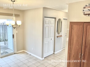 1672 Foster Ave in Windsor, ON - Building Photo - Building Photo