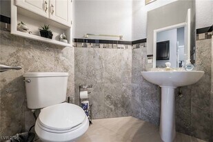 1400 Castle Crest Dr in Las Vegas, NV - Building Photo