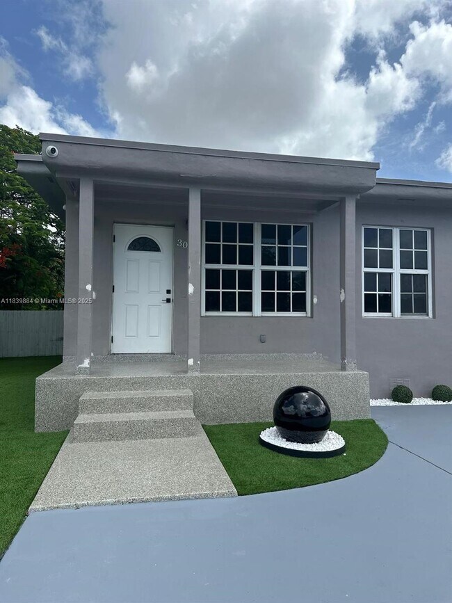 3095 W Flagler St in Miami, FL - Building Photo - Building Photo