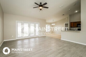 301 Majestic Gardens Dr in Winter Haven, FL - Foto de edificio - Building Photo