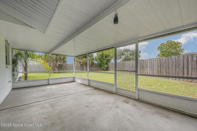 200 Hickory Ave in Merritt Island, FL - Building Photo - Building Photo