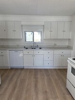 27 Pierce St in Orono, ME - Building Photo