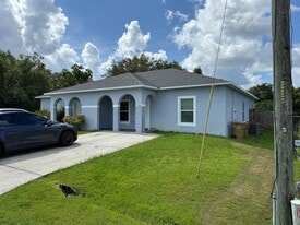816 Abbeville Ct in Kissimmee, FL - Building Photo