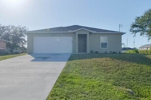 2838 NW 19th Pl in Cape Coral, FL - Building Photo