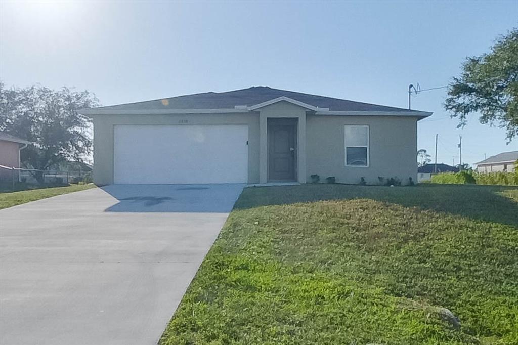 2838 NW 19th Pl in Cape Coral, FL - Building Photo
