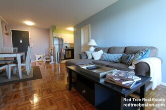 200 Freeman St, Unit #535 in Brookline, MA - Building Photo - Building Photo