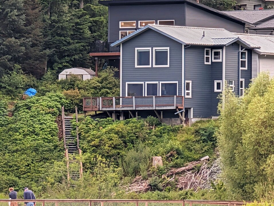 12055 Glacier Hwy in Juneau, AK - Building Photo