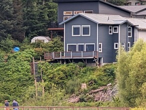12055 Glacier Hwy in Juneau, AK - Building Photo - Building Photo