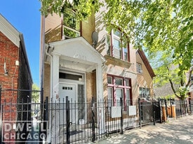 2133 S Fairfield Ave, Unit 1 in Chicago, IL - Building Photo