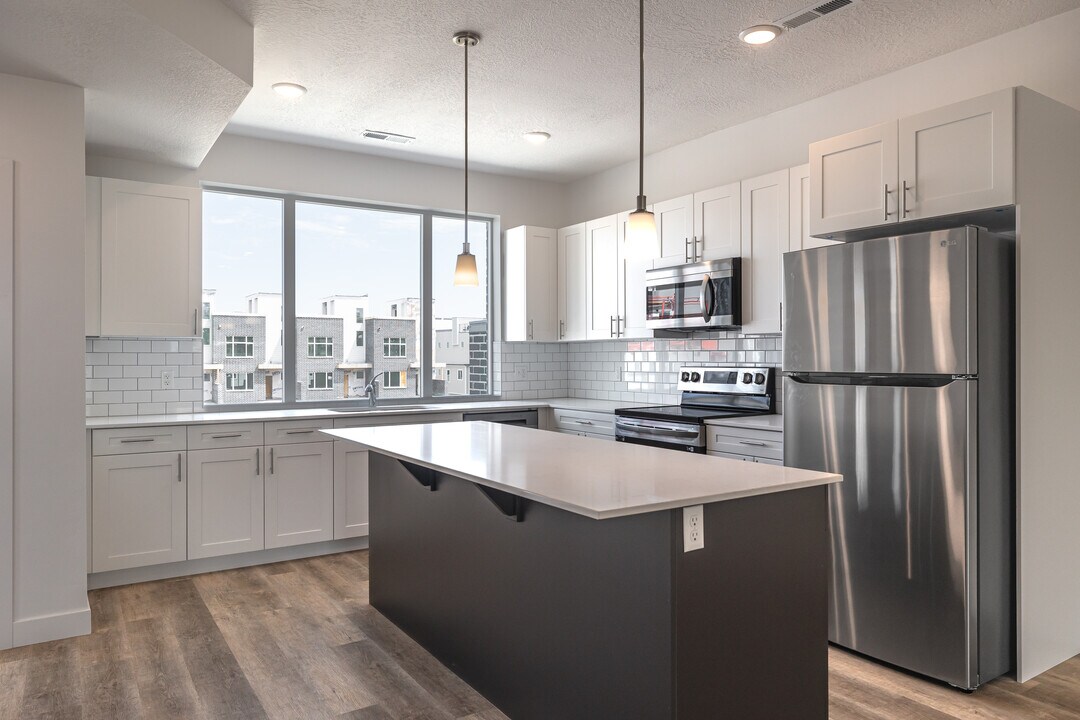 Erin Hills Estates in West Valley City, UT - Building Photo