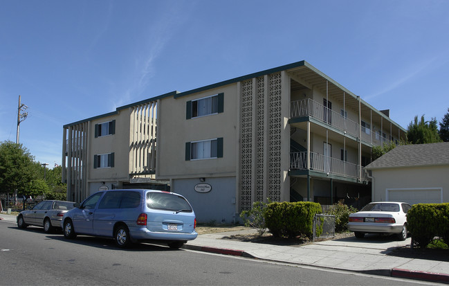 Carwood Arms Apartments in Redwood City, CA - Building Photo - Building Photo