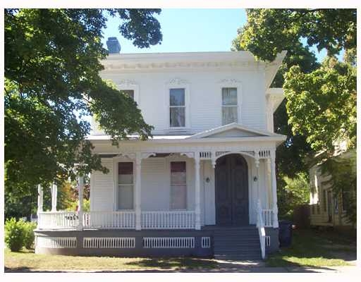 172 W Fourth St in Oswego, NY - Building Photo - Building Photo