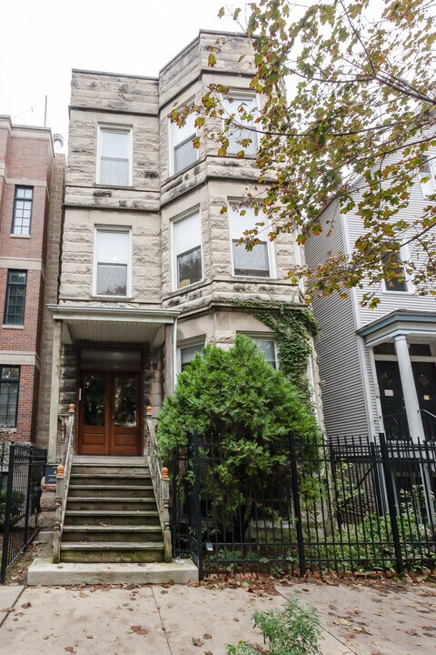 3239 N Clifton Ave in Chicago, IL - Building Photo