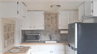 46 N Center St in Millerton, NY - Building Photo