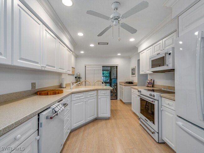 property at 825 Reef Point Cir