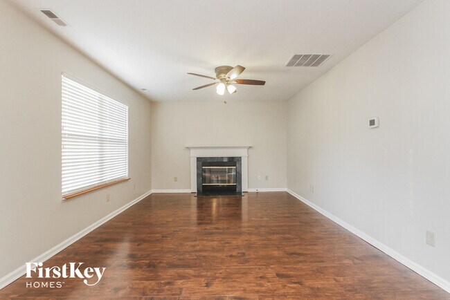 592 Hannah Pl photo'