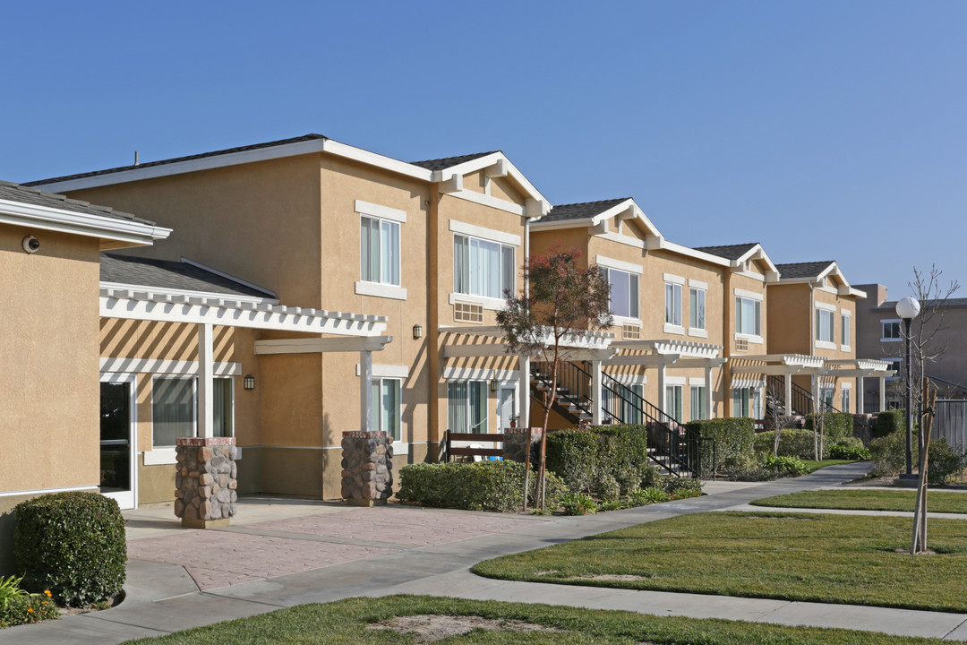 Pacheco Court Apartments in Los Banos, CA - Foto de edificio