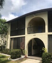 3561 Tall Pine Way in Greenacres, FL - Building Photo