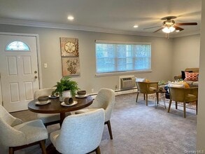 59 Claire Ct in West Babylon, NY - Building Photo - Building Photo