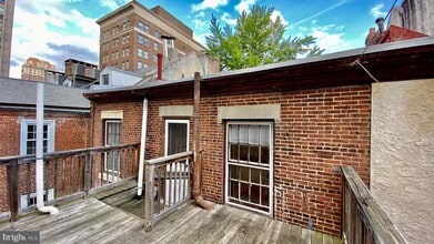 330 S Juniper St in Philadelphia, PA - Building Photo - Building Photo