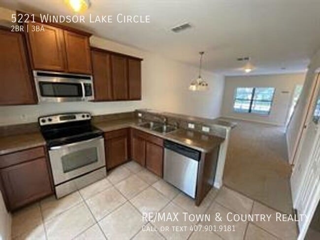 5221 Windsor Lake Cir in Sanford, FL - Building Photo - Building Photo