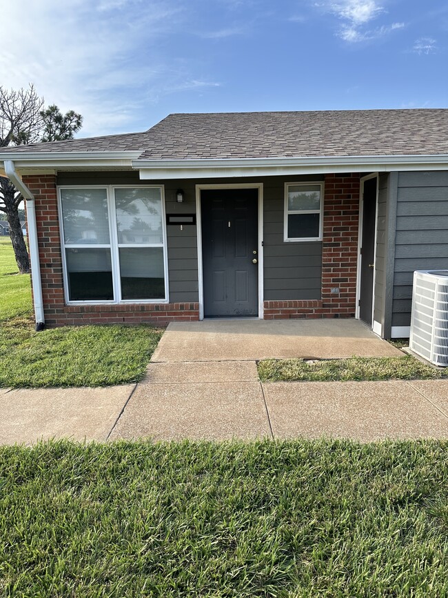 property at 1526 W 14th Street