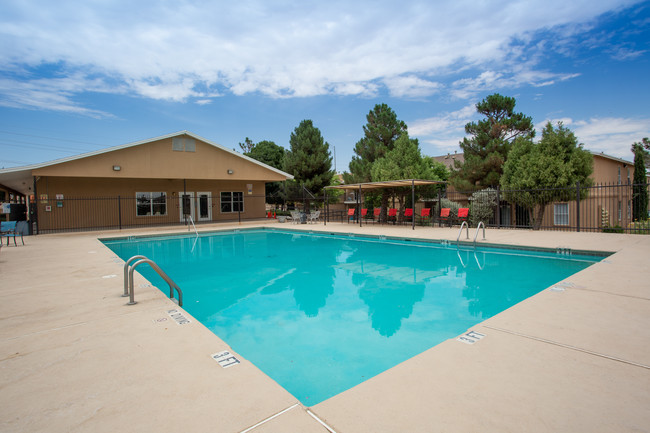 The Meridian Apartments in El Paso, TX - Foto de edificio - Building Photo