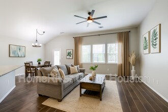 8822 Rolling Rapids Rd in Atascocita, TX - Building Photo - Building Photo