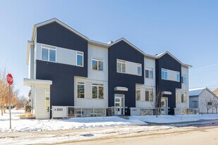3435 19 Av SW in Calgary, AB - Building Photo