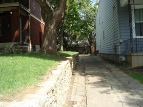 1828 Tilden Ave, Unit 2 in Cincinnati, OH - Foto de edificio - Building Photo