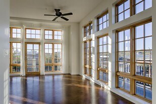 2235 E 6th St in Austin, TX - Building Photo