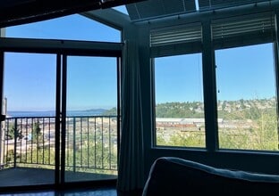 2030 13th Ave W in Seattle, WA - Building Photo - Building Photo