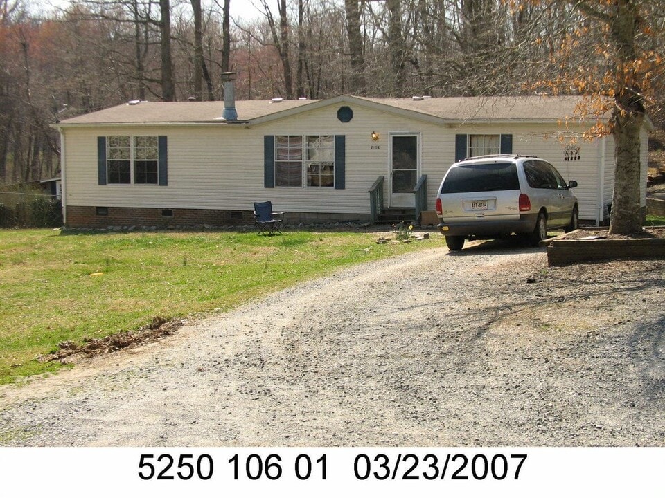 7154 Bonanza Dr in Kernersville, NC - Building Photo