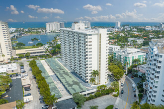 Essex Tower in Fort Lauderdale, FL - Building Photo - Building Photo