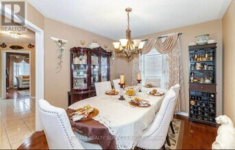 31 Quailvalley Dr in Brampton, ON - Building Photo - Building Photo